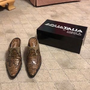 Aquatalia croc clogs size 9.5